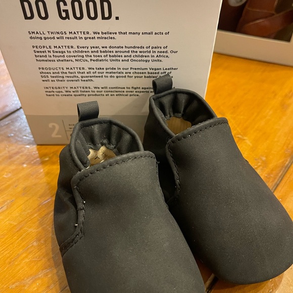 Sweet N Swag Black Baby Loafers size 2 - Picture 4 of 5